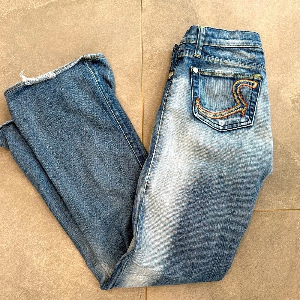 Rock & Republic Classic Rainbow stitched low waisted cropped flare Jeans sz 26